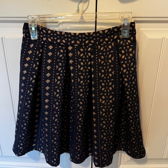 Set of two womens Francesca’s skirts - Picture 3 of 3
